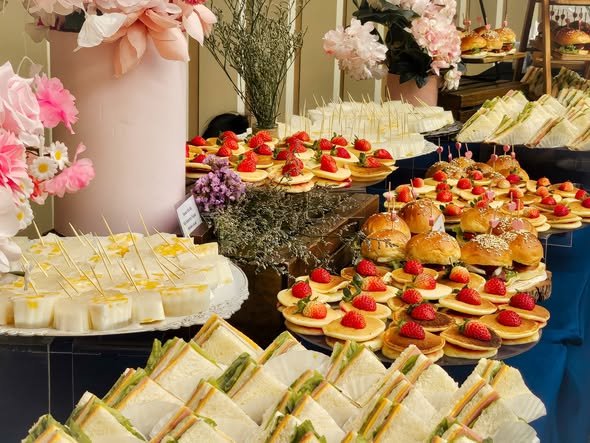 Catering tiệc công ty - Giải pháp tổ chức sự kiện doanh nghiệp